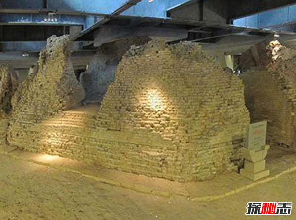 白蛇之謎:原來(lái)是雷峰塔地宮藏寶藏(大量佛教瑰寶)