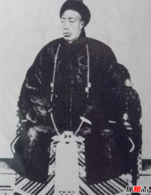 大太監李蓮英死亡之謎墳墓中只見(jiàn)頭顱和長(cháng)辮子(病死或仇家暗殺)