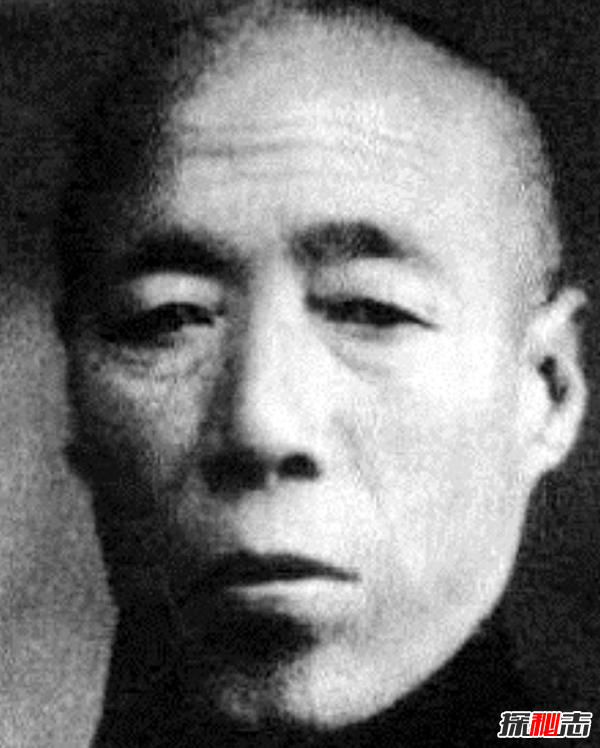 大太監李蓮英死亡之謎墳墓中只見(jiàn)頭顱和長(cháng)辮子(病死或仇家暗殺)