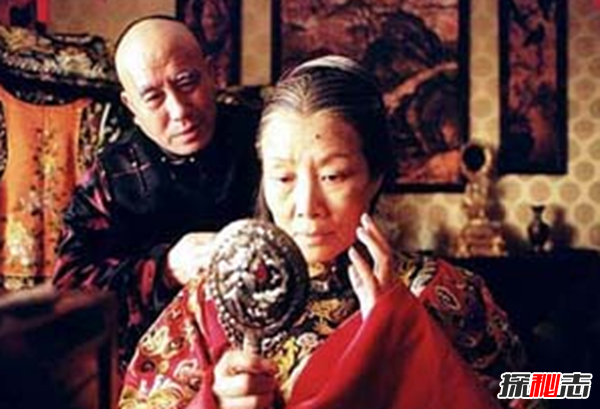 大太監李蓮英死亡之謎墳墓中只見(jiàn)頭顱和長(cháng)辮子(病死或仇家暗殺)