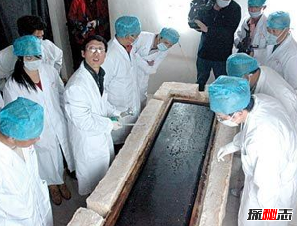廣西七星巨棺之謎,墓葬主人到底是誰(shuí)?(六面密封)