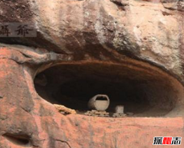 江西龍虎山懸棺之謎,懸棺是怎么放上去的(距今2600年)