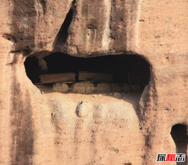 江西龍虎山懸棺之謎,懸棺是怎么放上去的(距今2600年)